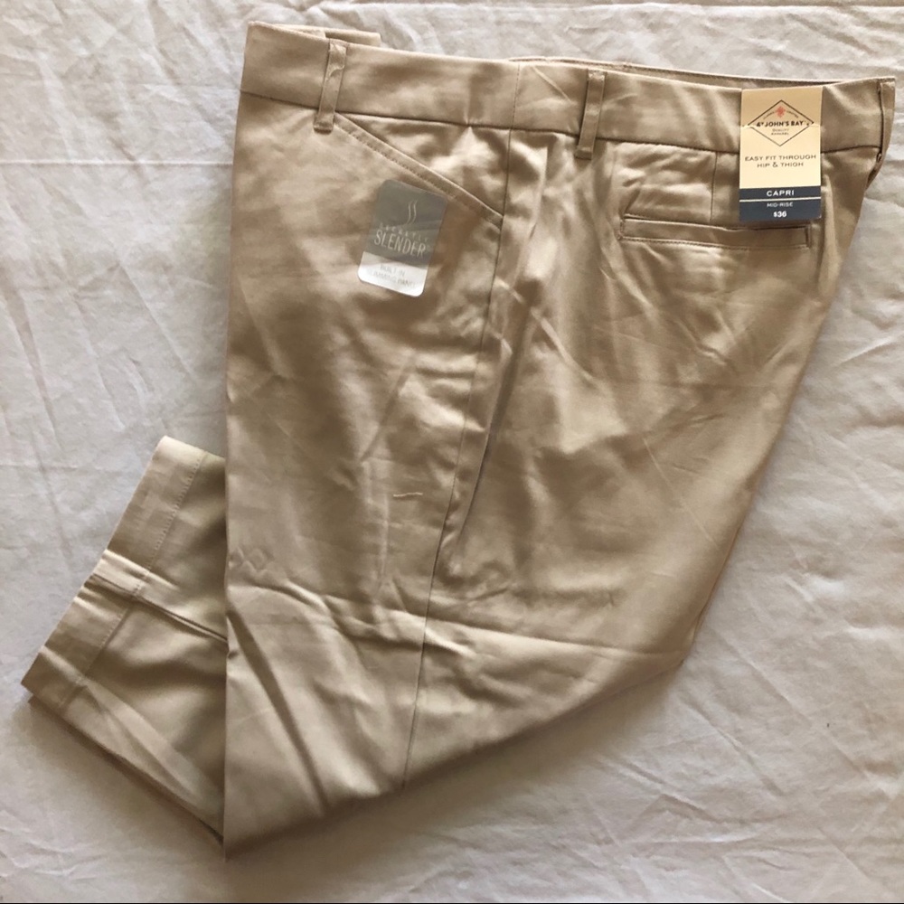 St. John's Bay Women's Khaki Capri Pants Sz 16 NWT